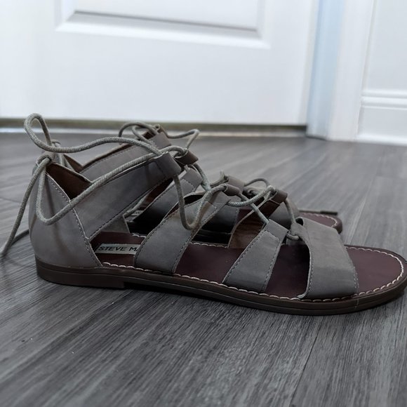 Steve Madden Sanndee Taupe Nubuck Leather Flat Gladiator Sandals - 7M - Picture 8 of 10